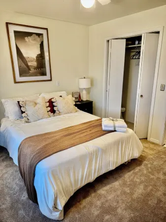 Cozy 2-Bedroom Condo Near World-Class Skiing Отели в г. Холладей