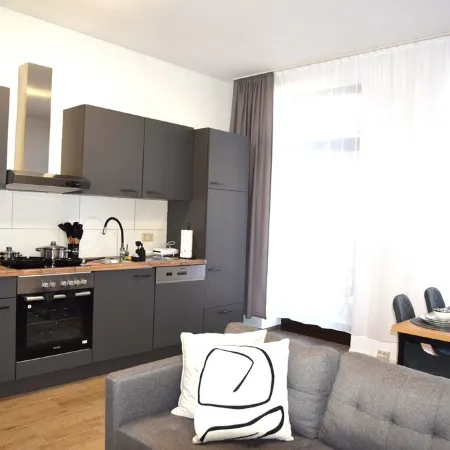 Balcony in the center, Netflix & free coffee/tea