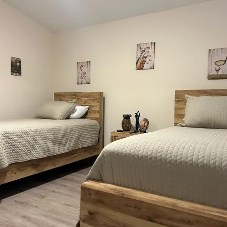 Walking distance to Stagecoach and Coachella Valley Music Festival.