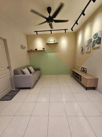 CozyHome - 3 bedroom Town House with free Wi-Fi Отели рядом с достопримечательностью «Tua Pek Kong Temple»