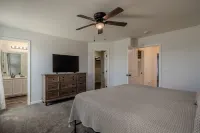 Cozy, Updated 2BR/2.5BA End-Unit Townhome, Greer SC