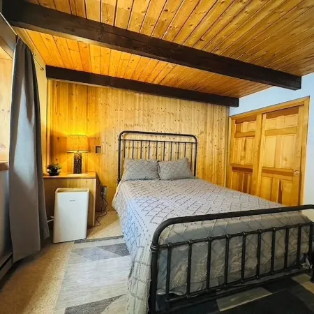 3-bedroom chalet in fabulous Bartlett, wonderful spot close to Storyland