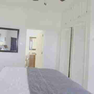 LUX Suites -  1-bedroom apartment in Halfmoon Bay Rooms