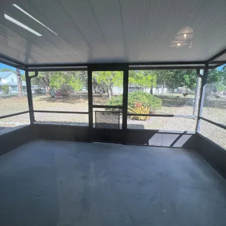Charming 2-bedroom house in tranquil LaBelle with WiFi, AC
