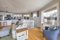 Block Island - 4 Bedroom Home on West Beach Road w/ Panoramic Ocean Views + AC! Hotels in Block Island