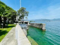 Spacious apartment in Stresa with panoramic views and a terrace by the water