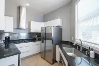 Urban 3BR 7-mins to Oakland Airport Hotels in San Leandro