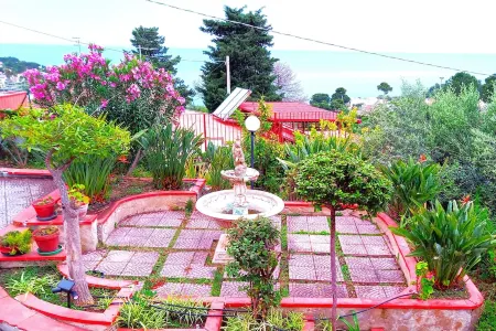 SEA VIEW VILLA NEAR BEACH AND CENTER