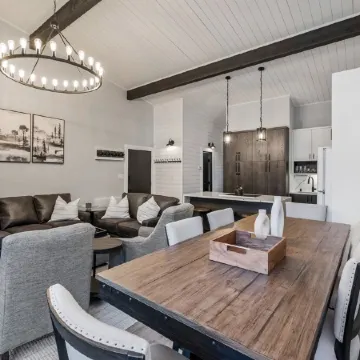 Entire Remodel 2023,180 Steps to Ski School & Gondola, 2BD/2BA,1 parking space!