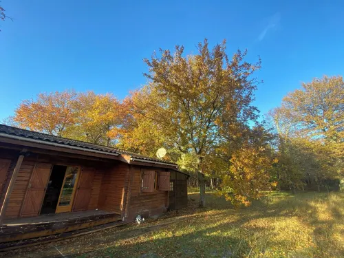 Chalet 10min from the ocean on large wooded grounds! Ideal for families!