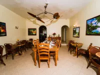 Villa Near Falmouth Jamaica799/Night up to 15 Guest. Hotels in Falmouth