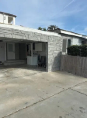 Charming 2-bedroom house in awesome Huntington Beach downtown steps to its beach