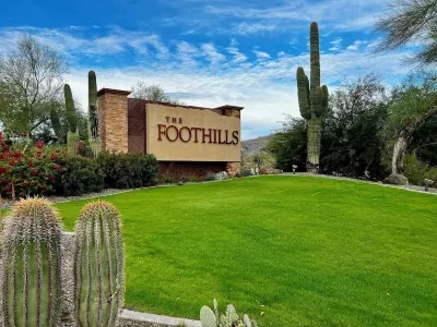 Desert Golf Oasis at Foothills Retreat w/ FREE Heated Pool!!! Hotel a Ahwatukee Foothills