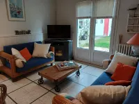 Vacation home with garden, near north beach and carrelets 5 min walk. Hotels in Fouras