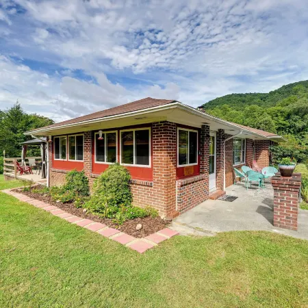 Pet Friendly Home w/ Hot Tub, Patio & Game Room!