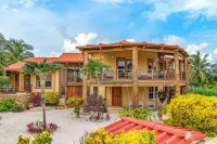 Luxury Villa In A Private Beachfront Oasis, W/ Tennis, Pickleball, Dock/ Pool! Hotel a 