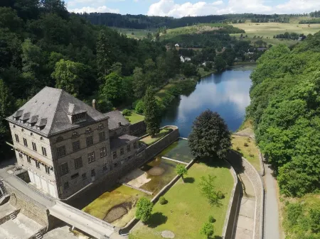 Chalet on the Diemelsee with lake view, sun terrace and much more. Pet friendly Отели в г. Димельзе