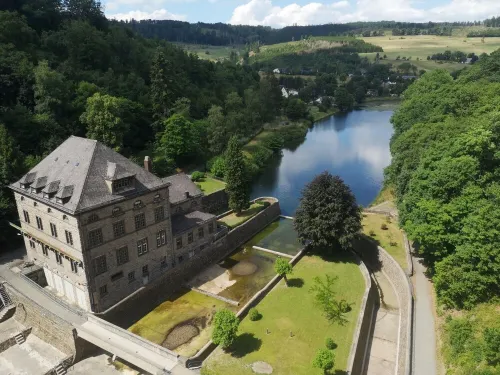 Chalet on the Diemelsee with lake view, sun terrace and much more. Pet friendly