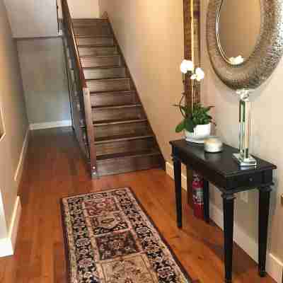 Cozy studio with AC and WiFi in Historic Geneva, NY. Others