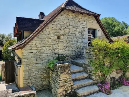 Gîte "Le Causse" de St Chels Charm, sport and relaxation... Отели в г. Сен-Шель