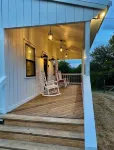 Little White Barn - Private 20 Acre Escape w/ Pond