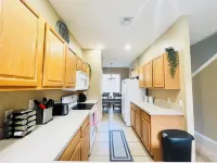 5 mins from Kissimmee and 20 mins from the parks!