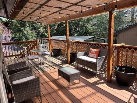 Adventure Haus Hayden Lake-Family Fun with Hottub! Отели в г. Хейден