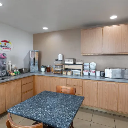 Super 8 by Wyndham Tucson/Grant Road Area AZ
