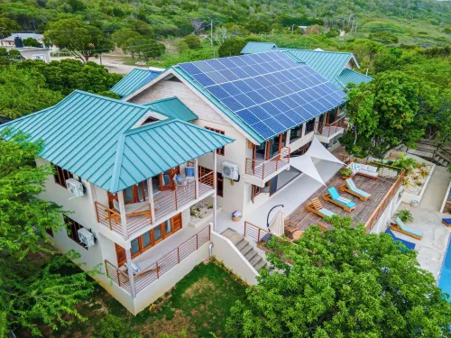 Hawksbill - 4 BR Villa in Treasure Beach w/ AC, WiFi, Private Cove & Staff