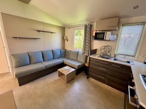 Mobile home in a Siblu campsite in Onzain, 20 minutes from the Beauval zoo Hotels in Veuzain-sur-Loire