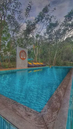 Studio cube 02 to sleep in a glass box.