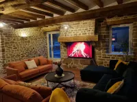 Au Mont De La Quintine #Pool and Jacuzzi