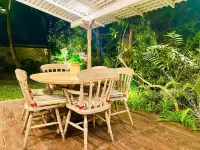 come to the beach - stay with us Hotel a Induruwa