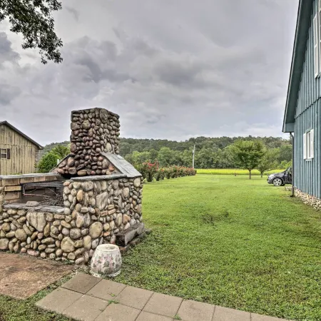 Rubys Landing Cottage w/ Deck & White River Views