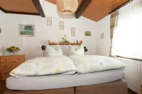 Ferienhaus am Hennesee mit Terrasse Hotels in der Nähe von Burgruine Eversberg