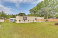 Bonneau Vacation Rental w/ Private Yard!