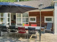 "Axel" - 1.2km from the Sea