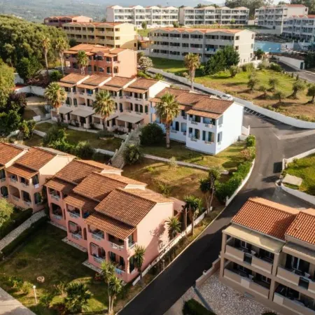 Robolla Beach Aparthotel