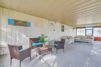 5 Mi to Golf: Charming Hernando Home w/ Deck
