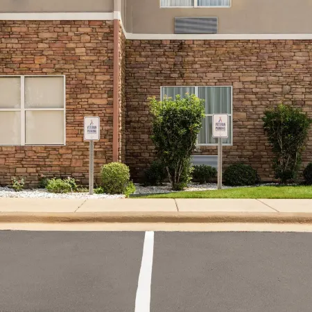 La Quinta Inn & Suites by Wyndham Montgomery