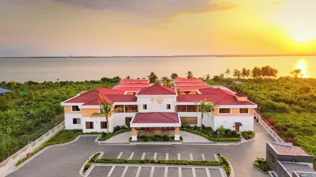 Treetop by Eight Continents Zanzibar