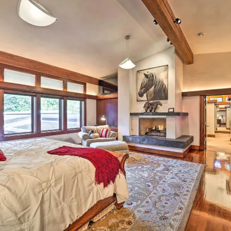 Sun Valley Estate w/ Private Pool, Theater & Gym