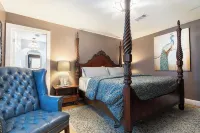 디 어거스트 인