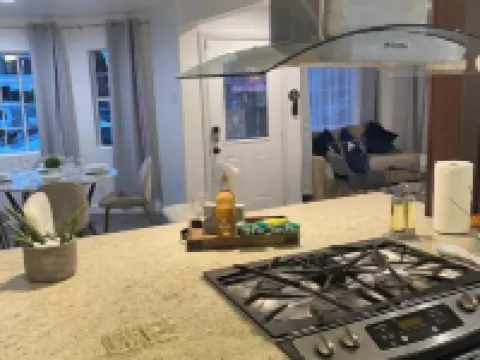 Gorgeous 2 bedroom 2 bath Near SoFI サウス・ゲートのホテル