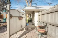 Cozy Solar Cottage on the West Side