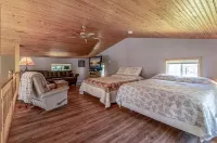 Private cabin on beautiful Long Lake- close to Walker and Longvile