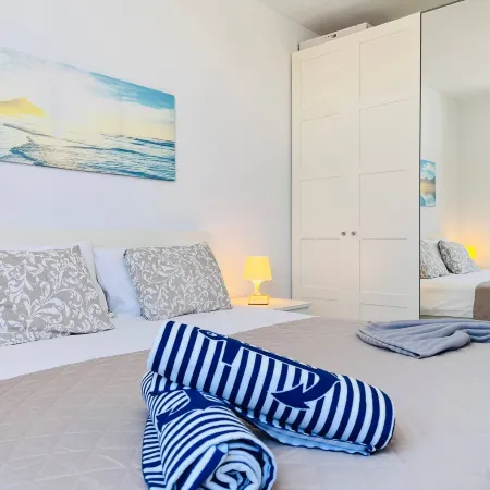 Penthouse on the Ocean by Alquiler de Sueno