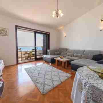 Apartments Sunrise ( Duilovo ) -Superior Three Bedroom Apartment with Sea View Terrace Rooms
