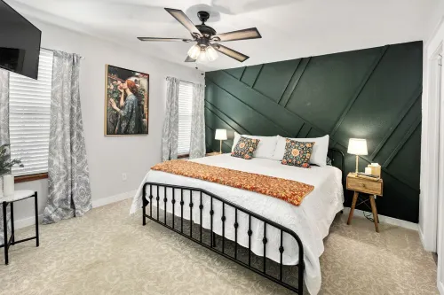 Lakefront Getaway w/Kayaks, Movies from Hot Tub