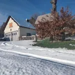 Studio in the Countryside, Close to the Mountains: Volcanoes of the Sancy Massif Hotels in Saint-Diery